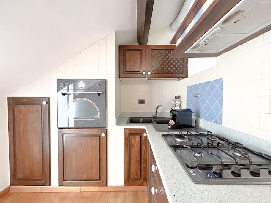 Elegante Mansarda 300Mt Dal Mare - Centro - Wifi Lejlighed Savona Eksteriør billede